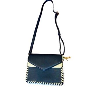 Women’s Melie Bianco Modern Black And White Crossbody Multi Pocketed Purse.